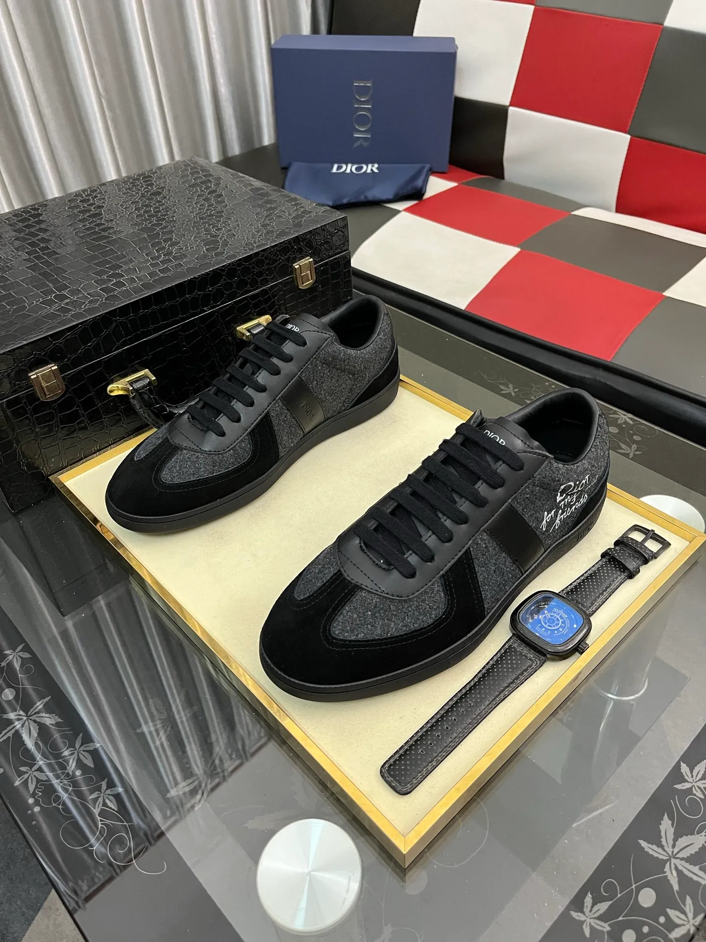 Men's shoes 💰400⌚️⌚️ 【Dior*DIAO】original quality.~ Unique modern style sneakers. 🏃A must-have casual shoe for trendy men😍😍 Original brand imported from Italy, imported original leather, sheep lining (refuses to discolor and grind feet) Sole: Original sole provided by the original factory, French lazy style design ⚠️Fit to the feet, original quality, super comfortable original sole. Code number: 38-443️⃣Colors available